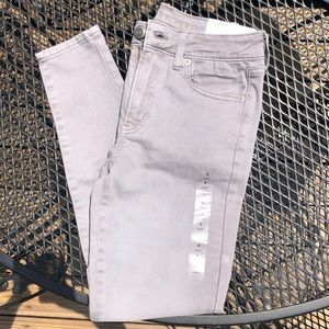NWT American Eagle Hi-Rise Grey Jegging Sz 4 Short